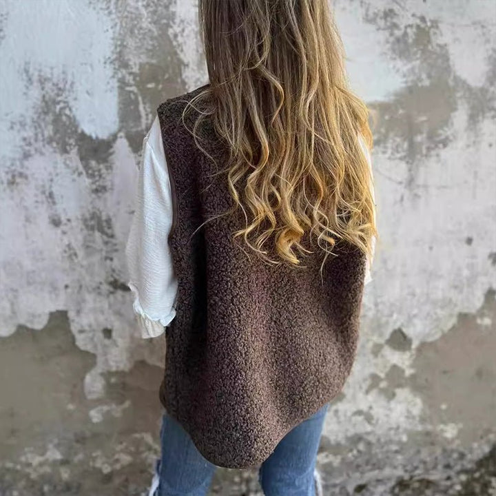Mika | Timeless Buttoned Cardigan